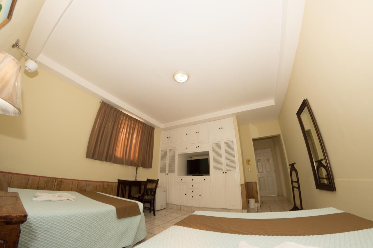 Hotel Meson De Maria Antiguo Cuscatlán Dış mekan fotoğraf