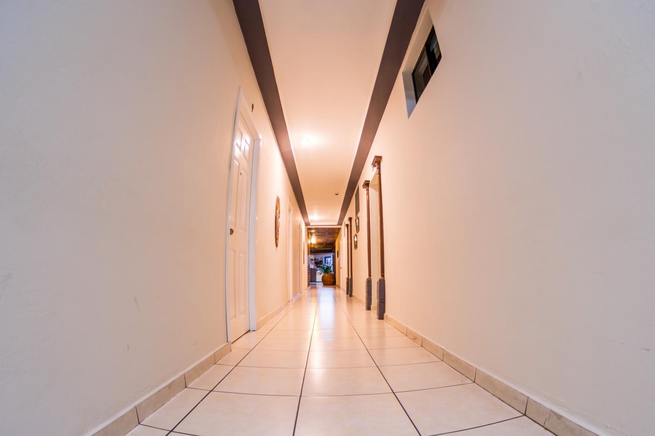 Hotel Meson De Maria Antiguo Cuscatlán Dış mekan fotoğraf
