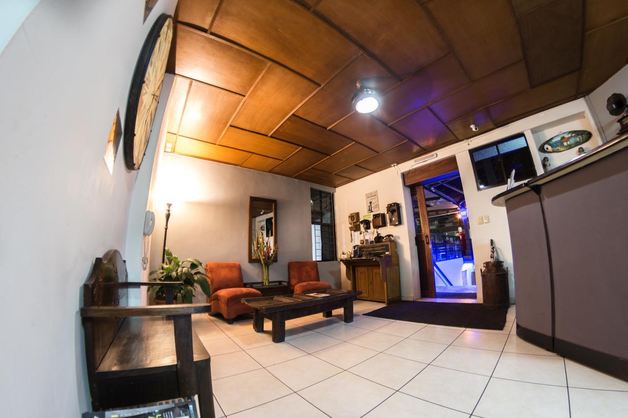 Hotel Meson De Maria Antiguo Cuscatlán Dış mekan fotoğraf