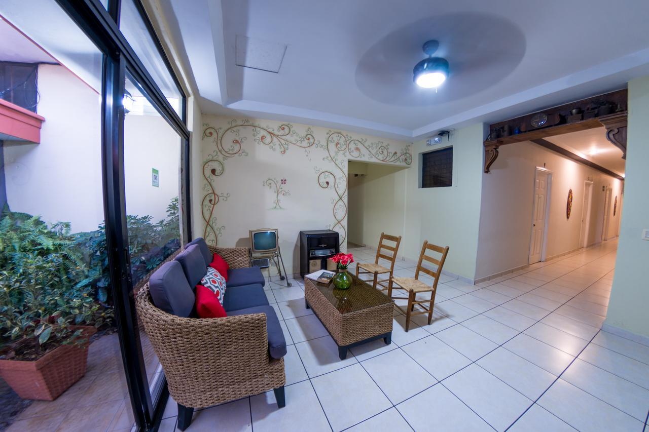 Hotel Meson De Maria Antiguo Cuscatlán Dış mekan fotoğraf