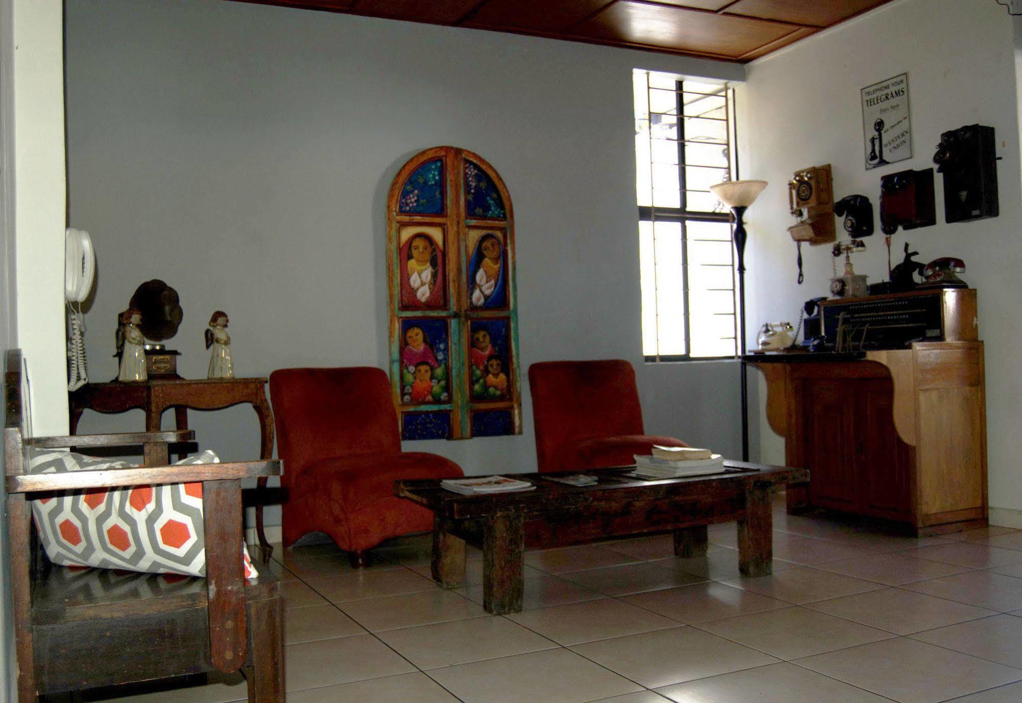 Hotel Meson De Maria Antiguo Cuscatlán Dış mekan fotoğraf