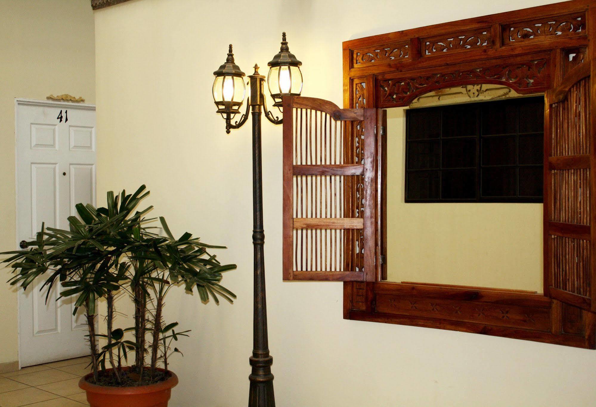 Hotel Meson De Maria Antiguo Cuscatlán Dış mekan fotoğraf